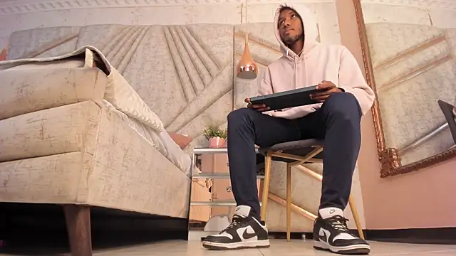 Snapshot of JamesParck chatting on 02/23/25, 11:33 JamesParck online show from 02/23/25, 11:33