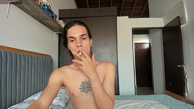 uglycoyote18 online show from 12/05/24, 08:00