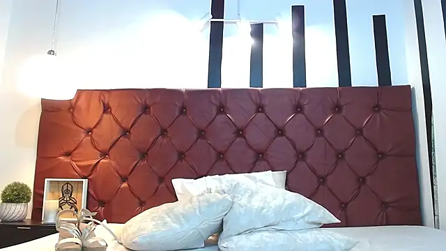 MariaJoseWalker online show from 12/12/24, 08:10