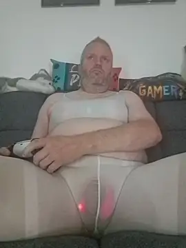 ShyBoy1982 online show from 11/09/25, 12:31