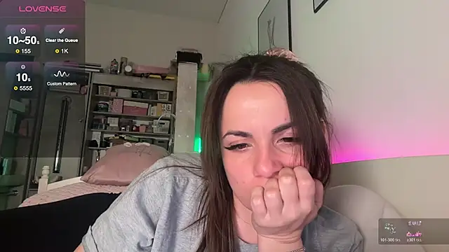 Snapshot of MyPhoenix chatting on 01/19/26, 04:22 MyPhoenix online show from 01/19/26, 04:22