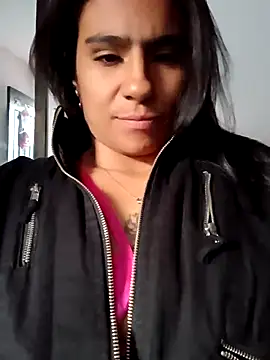 Leslly  online show from 01/05/25, 09:36