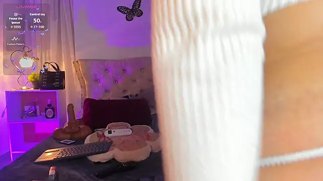 Sarahballiston  online show from 12/03/25, 01:46