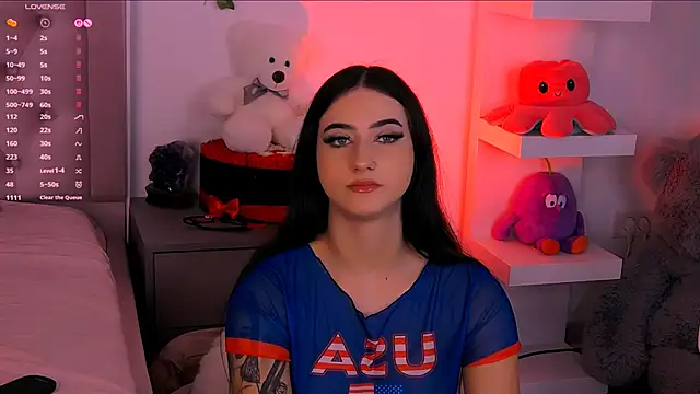 Snapshot of LaylaBrown chatting on 10/16/25, 07:37 LaylaBrown online show from 10/16/25, 07:37