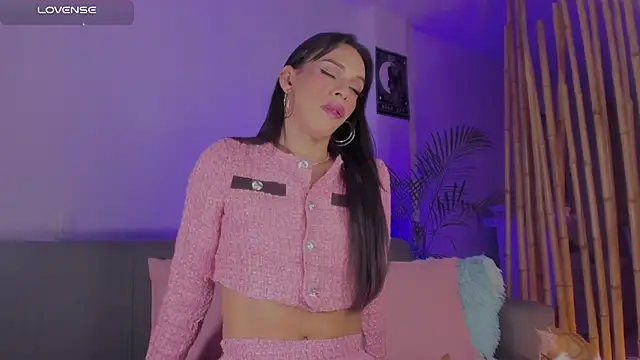 danna v online show from 12/19/24, 04:34