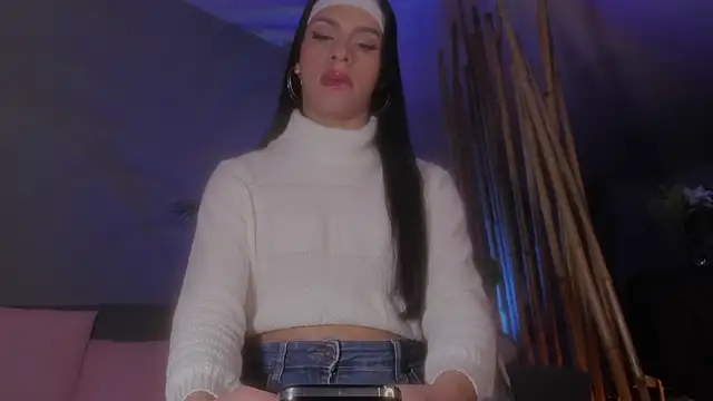 danna v online show from 03/21/25, 08:17