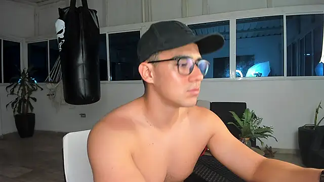 owengray2n online show from 12/09/24, 03:40