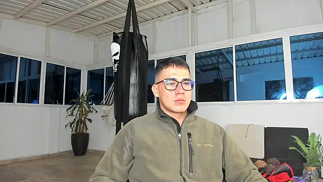 owengray2n online show from 12/13/24, 02:43