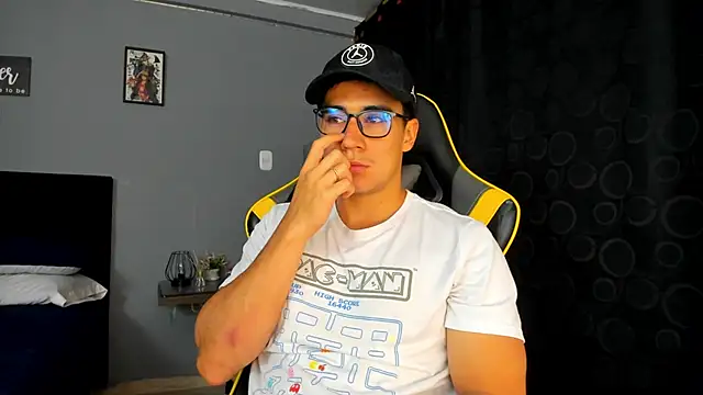 owengray2n online show from 09/15/25, 02:22