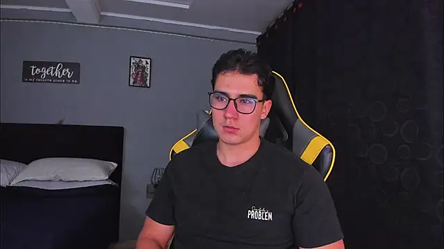 owengray2n online show from 10/14/25, 12:33