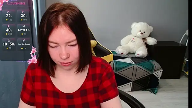 Snapshot of Emily_Amorre chatting on 09/09/25, 02:11 Emily Amorre online show from 09/09/25, 02:11