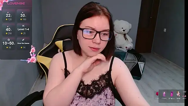 Snapshot of Emily_Amorre chatting on 09/22/25, 01:07 Emily Amorre online show from 09/22/25, 01:07