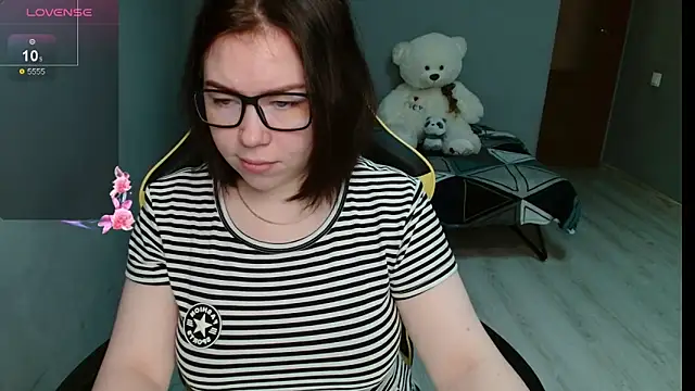 Snapshot of Emily_Amorre chatting on 10/06/25, 01:14 Emily Amorre online show from 10/06/25, 01:14