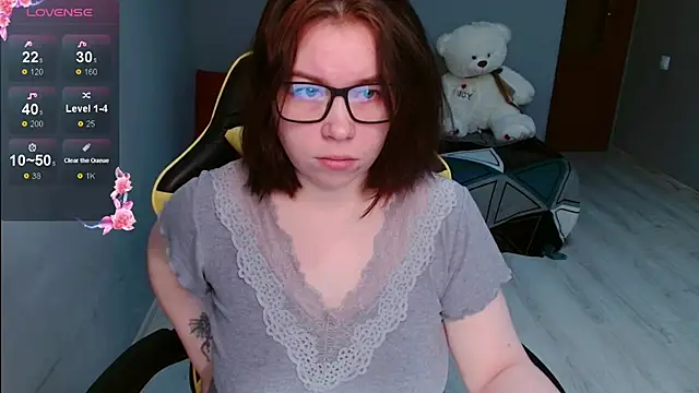 Snapshot of Emily_Amorre chatting on 10/24/25, 10:06 Emily Amorre online show from 10/24/25, 10:06