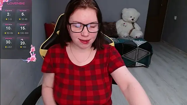 Snapshot of Emily_Amorre chatting on 11/10/25, 07:24 Emily Amorre online show from 11/10/25, 07:24