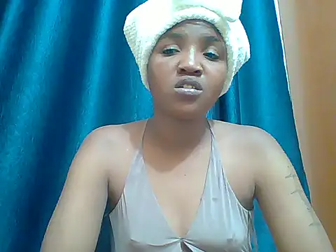 Snapshot of pretty_cool chatting on 07/13/26, 10:23 pretty cool online show from 07/13/26, 10:23