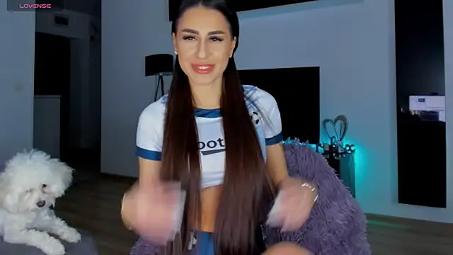 K chic online show from 02/06/25, 04:58