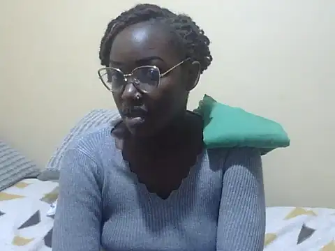 Snapshot of Sexy_racy_rebel_ chatting on 03/05/25, 04:13 Sexy racy rebel online show from 03/05/25, 04:13