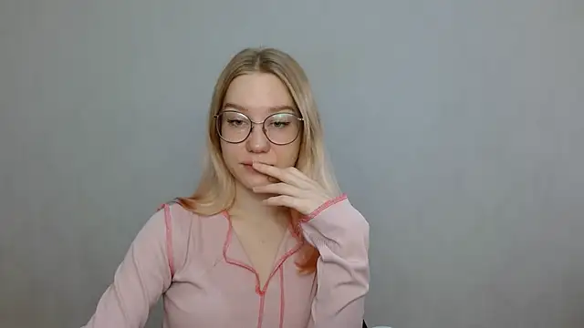 cindi hot online show from 01/19/25, 09:33