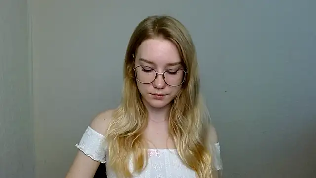 cindi hot online show from 11/19/25, 08:14