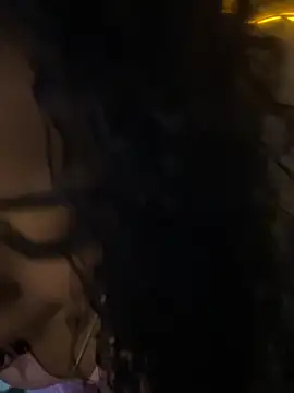 Snapshot of Karolina-Safadinha chatting on 10/12/25, 01:37 Karolina-Safadinha online show from 10/12/25, 01:37