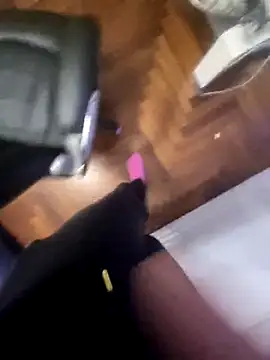 1ninefellababy online show from 12/17/25, 05:08