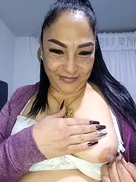 Gina Myers online show from 11/18/25, 02:17