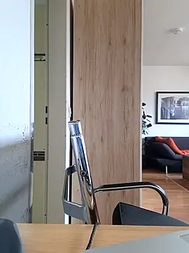 Snapshot of Milkasahne64 chatting on 09/17/25, 12:51 Milkasahne64 online show from 09/17/25, 12:51