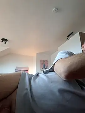 Snapshot of Milkasahne64 chatting on 11/01/25, 10:28 Milkasahne64 online show from 11/01/25, 10:28