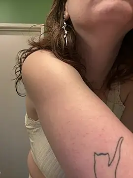 Snapshot of pennybaby133 chatting on 02/04/25, 08:28 pennybaby133 online show from 02/04/25, 08:28