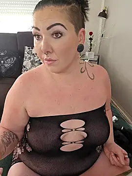 -BonnieBlack- online show from 02/03/25, 10:58