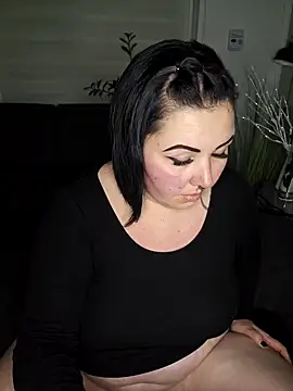 -BonnieBlack- online show from 02/05/25, 08:25