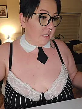 -BonnieBlack- online show from 01/08/26, 08:44