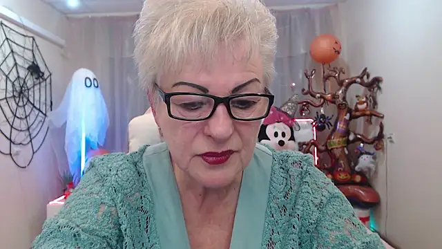 KayleSmoll online show from 10/22/25, 06:29