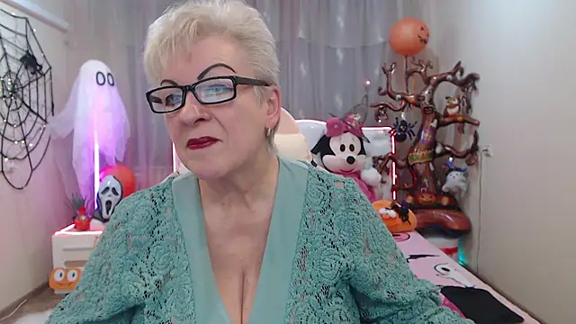 KayleSmoll online show from 10/24/25, 06:37