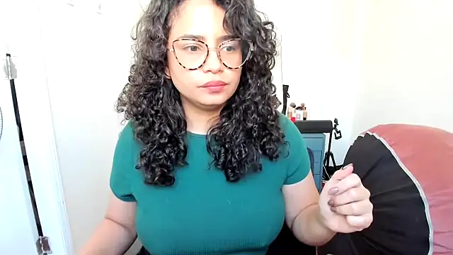 Snapshot of cinnamon_rosa chatting on 02/22/25, 09:26 cinnamon rosa online show from 02/22/25, 09:26