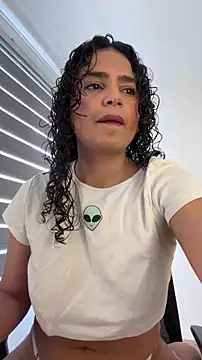 Snapshot of cinnamon_rosa chatting on 01/12/26, 07:52 cinnamon rosa online show from 01/12/26, 07:52