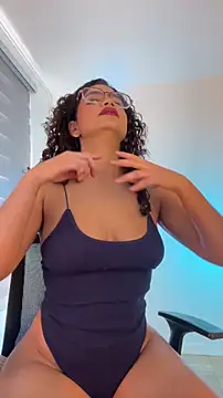 Snapshot of cinnamon_rosa chatting on 01/16/26, 07:51 cinnamon rosa online show from 01/16/26, 07:51