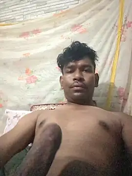 Snapshot of richardjames95 chatting on 05/15/26, 01:07 richardjames95 online show from 05/15/26, 01:07