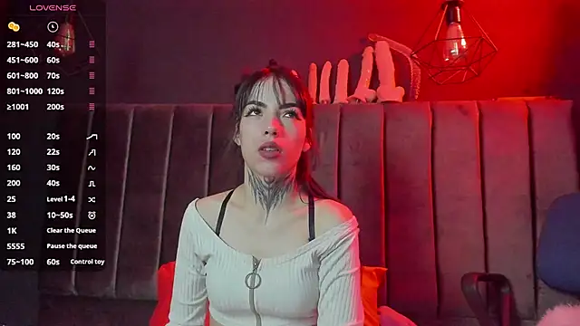 Snapshot of Alice_ch1 chatting on 01/30/25, 07:04 Alice ch1 online show from 01/30/25, 07:04