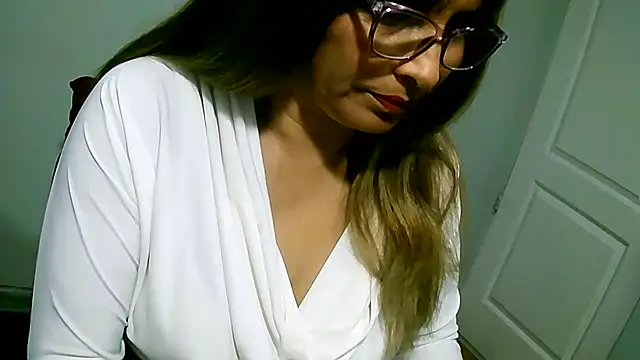 leona- online show from 09/21/25, 12:34