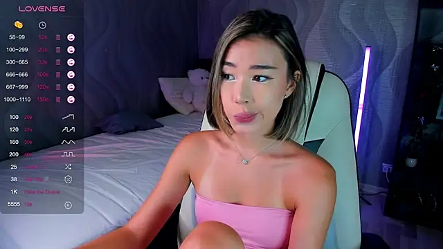 Snapshot of sensualily chatting on 07/08/26, 03:38 sensualily online show from 07/08/26, 03:38