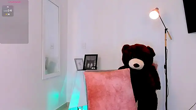 Hannaos online show from 12/10/24, 12:16