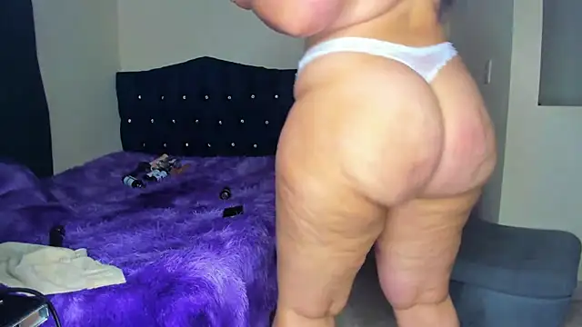 scarlet tommy online show from 03/22/25, 11:09