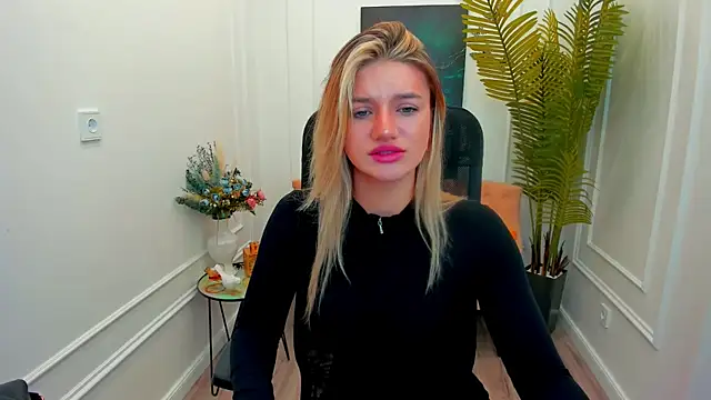 SelenaeMoore online show from 11/22/25, 04:11