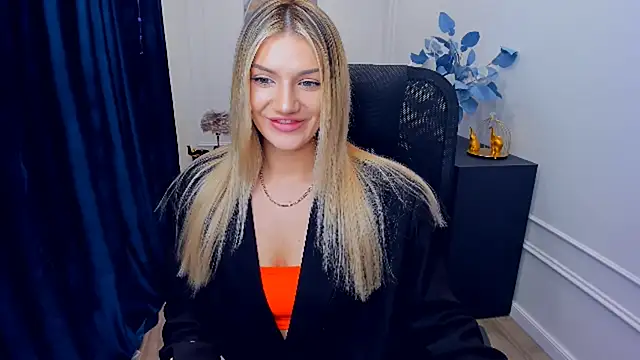 SelenaeMoore online show from 11/30/25, 06:34