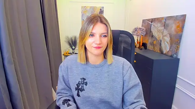 SelenaeMoore online show from 04/09/26, 06:19