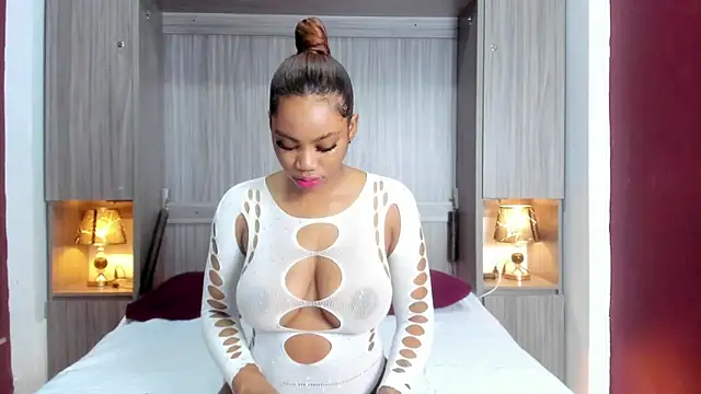 KendallRosse1 online show from 03/18/25, 11:52