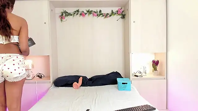 KendallRosse1 online show from 12/01/25, 12:21