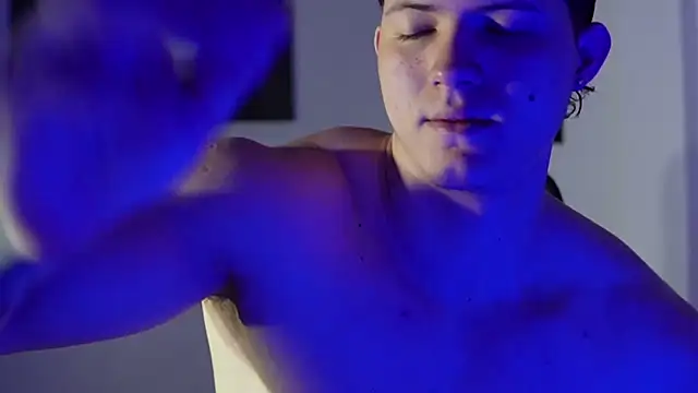 Hazzan Velez online show from 12/17/25, 05:19